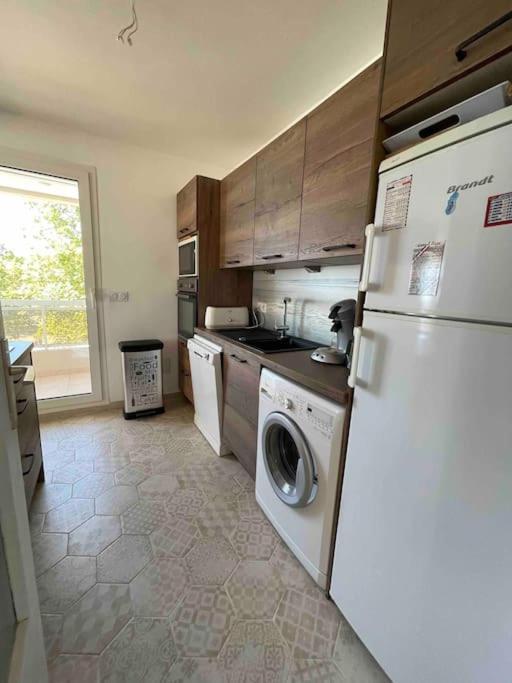 Appartement Bord De Mer Avec Garage ม็องตง ภายนอก รูปภาพ